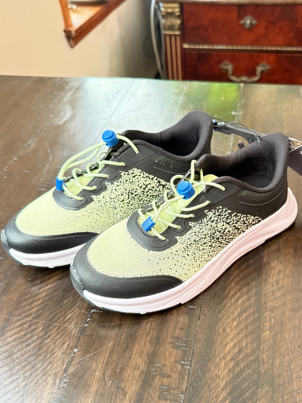 NWT Boys Athletic Works Kids Olive Green & Black Sneaker w/White Sole Big Boy 4